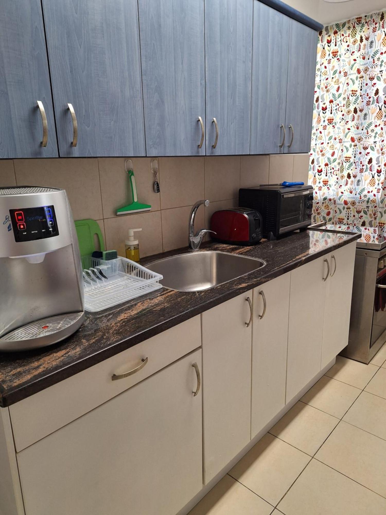 Amazing Apartment For 3 Guests Steps From The Beach Нетания Екстериор снимка