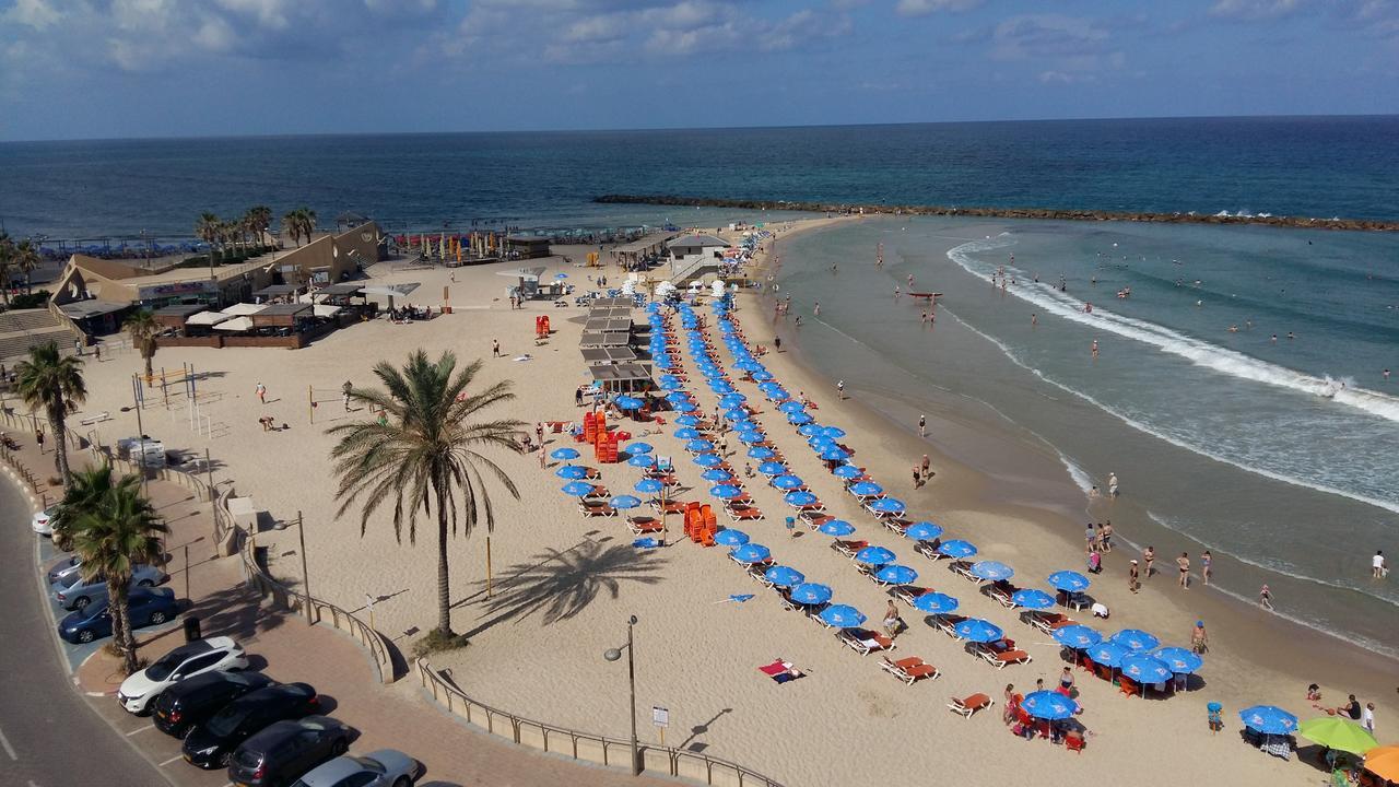 Amazing Apartment For 3 Guests Steps From The Beach Нетания Екстериор снимка